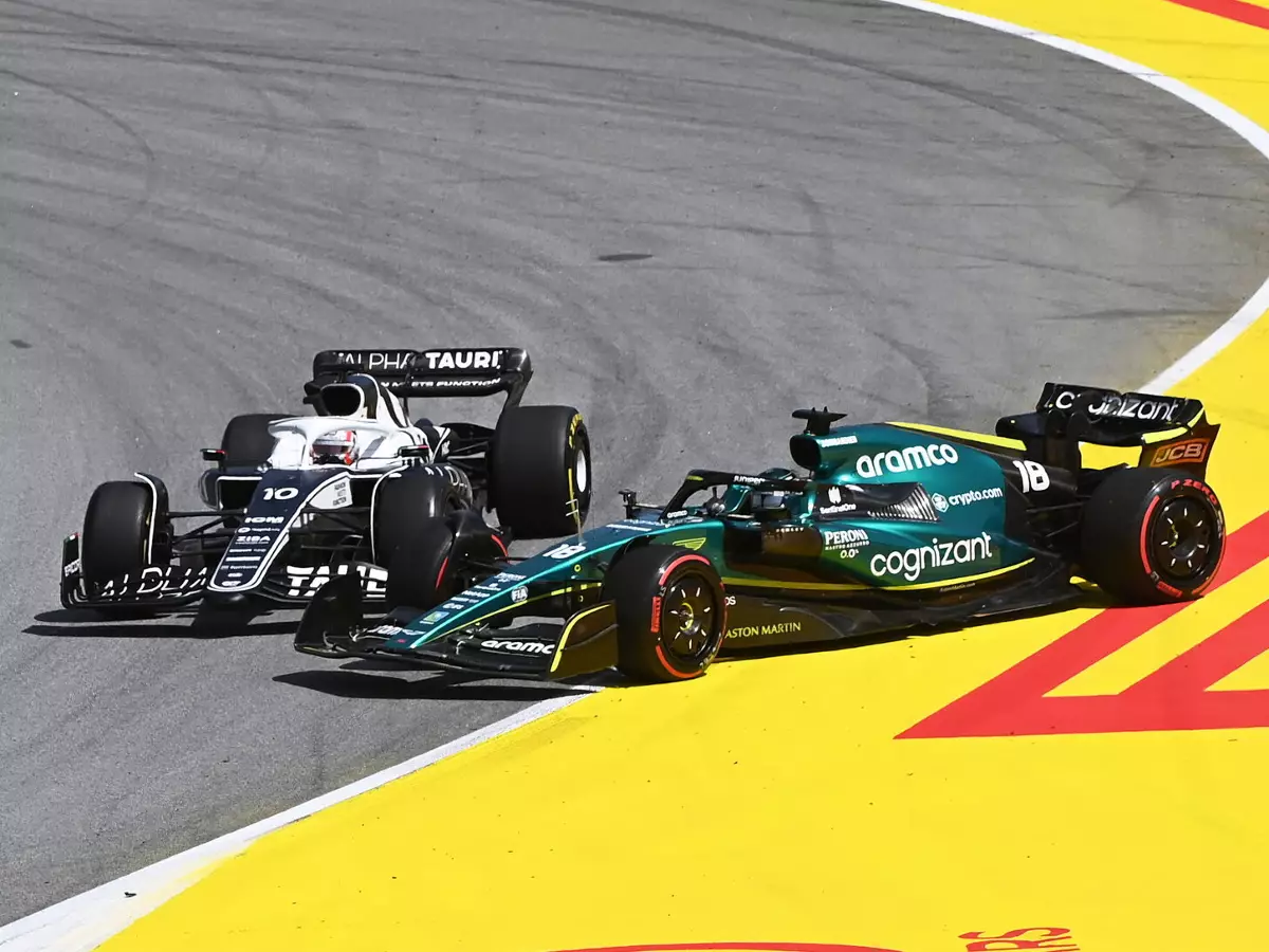 Pierre Gasly (AlphaTauri AT03) und Lance Stroll (Aston Martin AMR22) kollidieren beim Formel-1-Rennen in Spanien 2022 Foto zur News: Strafenanalyse der Formel 1 2022: Vettel muss am meisten bezahlen!