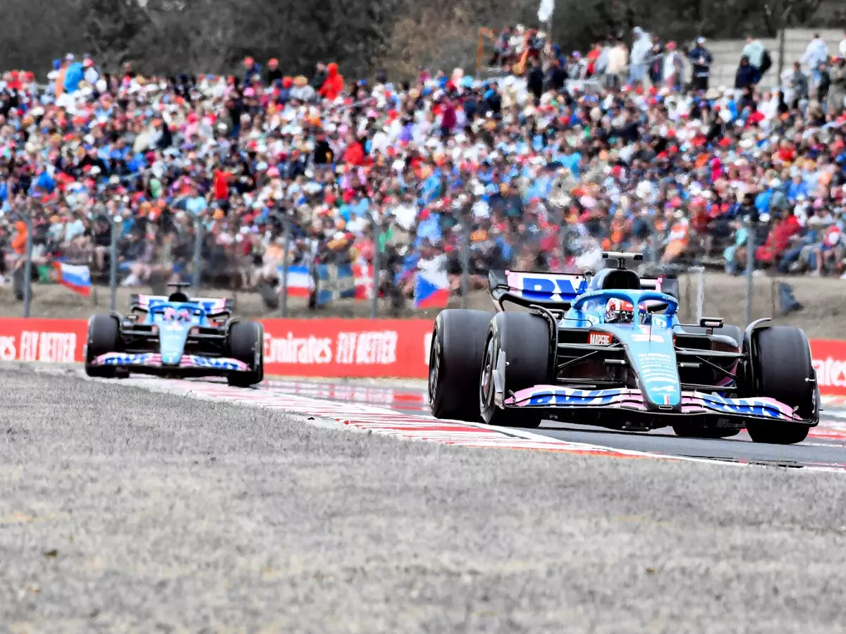 Esteban Ocon, Fernando Alonso Foto zur News: Wie die Energiepreiserhöhung die Entwicklung bei Alpine vorantrieb