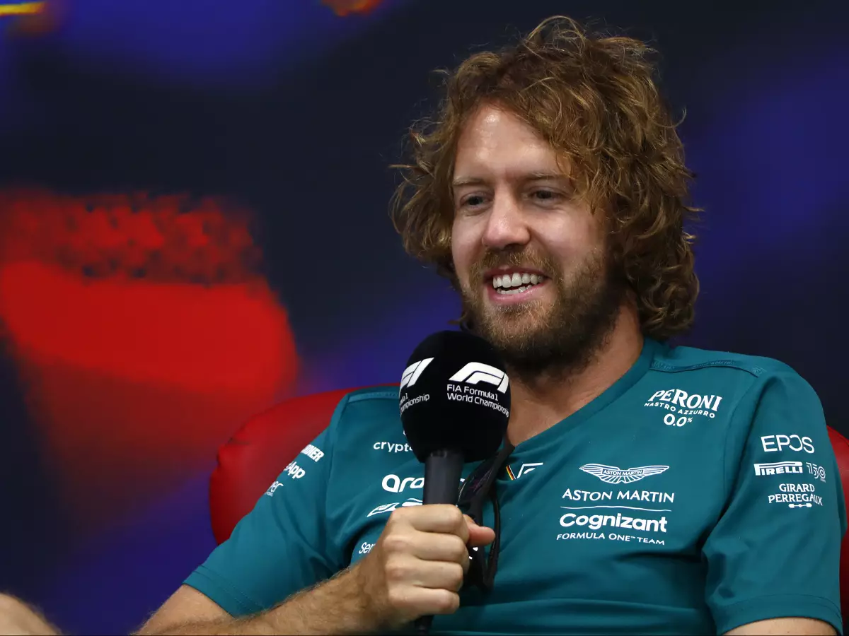 Sebastian Vettel (Aston Martin) in der Pressekonferenz vor dem Formel-1-Rennen in Belgien 2022 Foto zur News: Sebastian Vettel schließt Job als Formel-1-Berater nicht aus