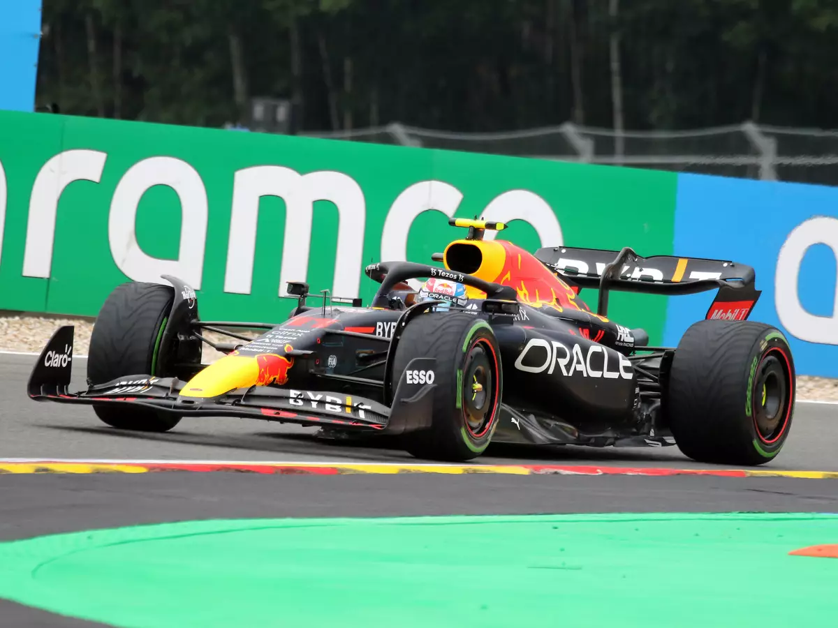 Foto zur News: Sergio Perez: Im Simulator nach Verstappen-Rückstand gegrübelt