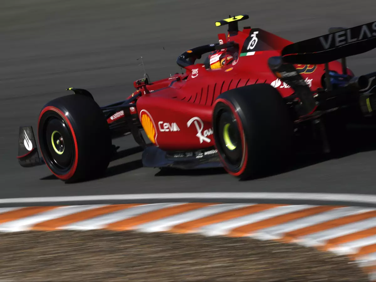 Foto zur News: Carlos Sainz: "Mercedes wird im Rennen mindestens so schnell sein wie wir"