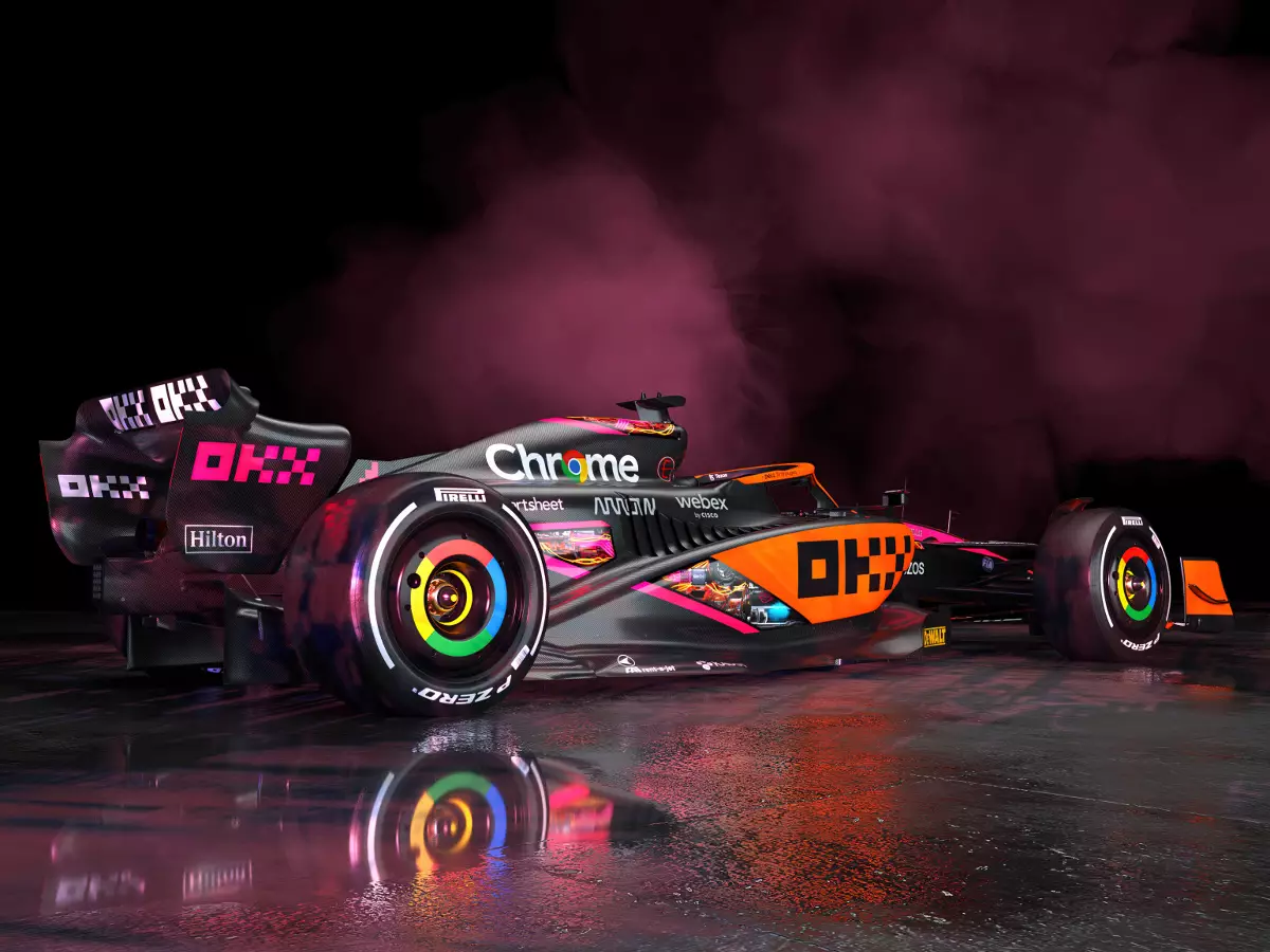 McLaren MCL36 Foto zur News: "Mutig" und neonpink: McLaren feiert Asien-Rückkehr mit Sonderlackierung