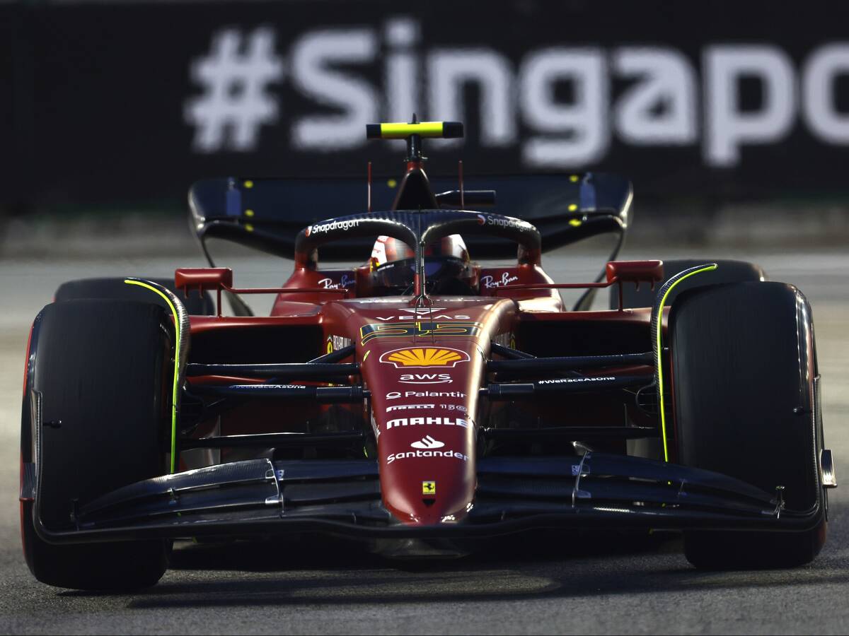 Foto zur News: F1-Training Singapur: Sainz Schnellster nach Fehlern der Favoriten