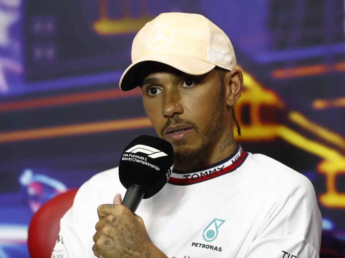 Foto zur News: Hamilton nach Tragen von Nasenpiercing von der FIA freigesprochen