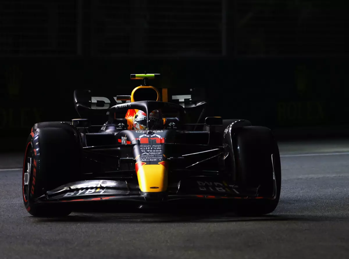 Foto zur News: Sergio Perez ärgert sich: Singapur-Pole um 0,022 Sekunden verpasst