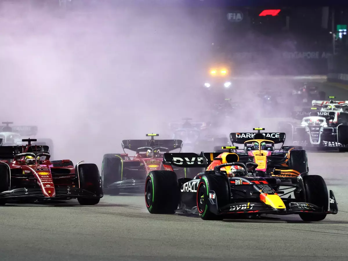 Formel-1-Start in Singapur 2022 Foto zur News: TV-Quoten Singapur 2022: ORF leicht über dem Durchschnitt