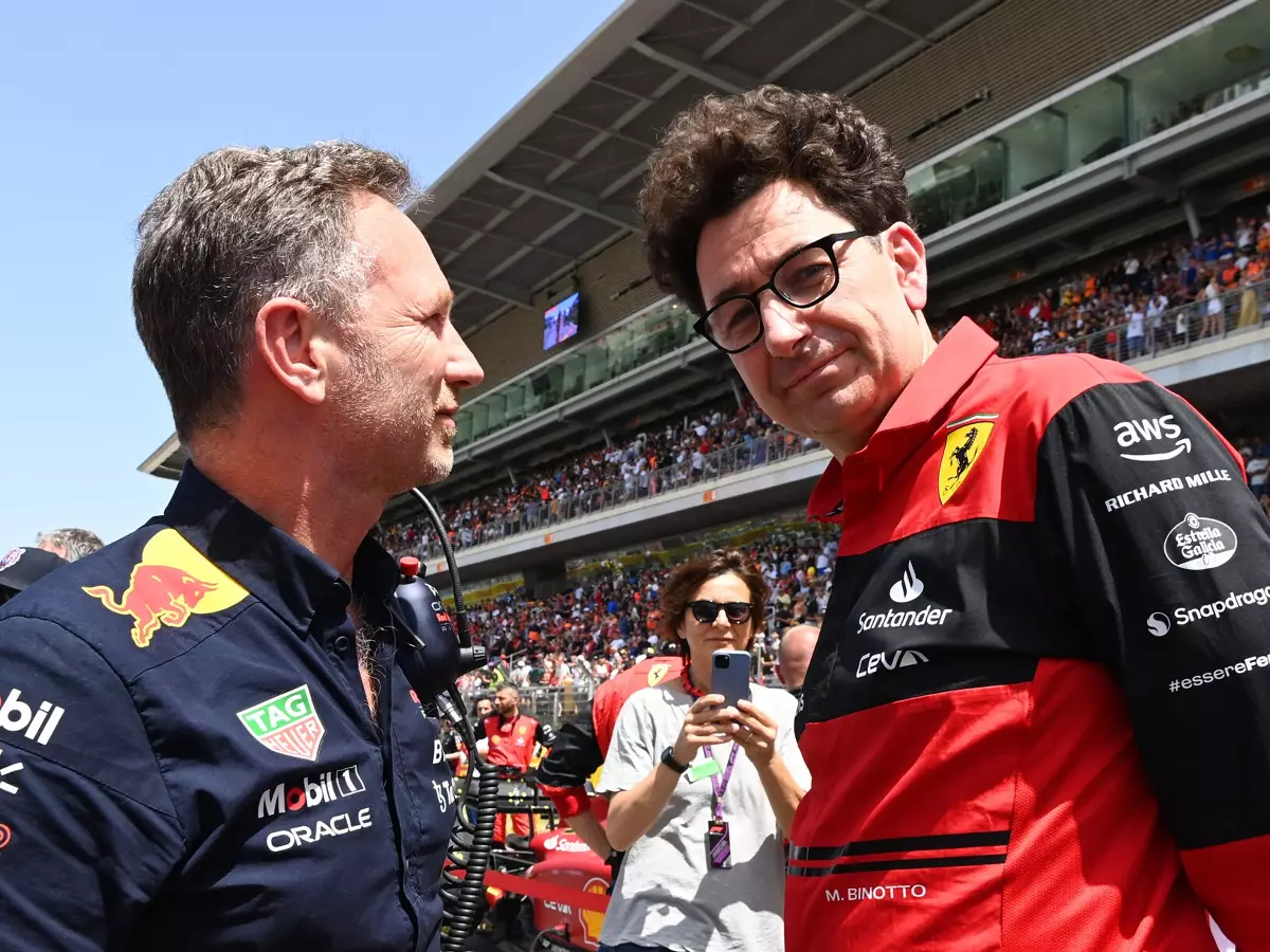 Christian Horner, Mattia Binotto Foto zur News: Ferrari: Selbst kleiner Budgetverstoß kann halbe Sekunde bringen