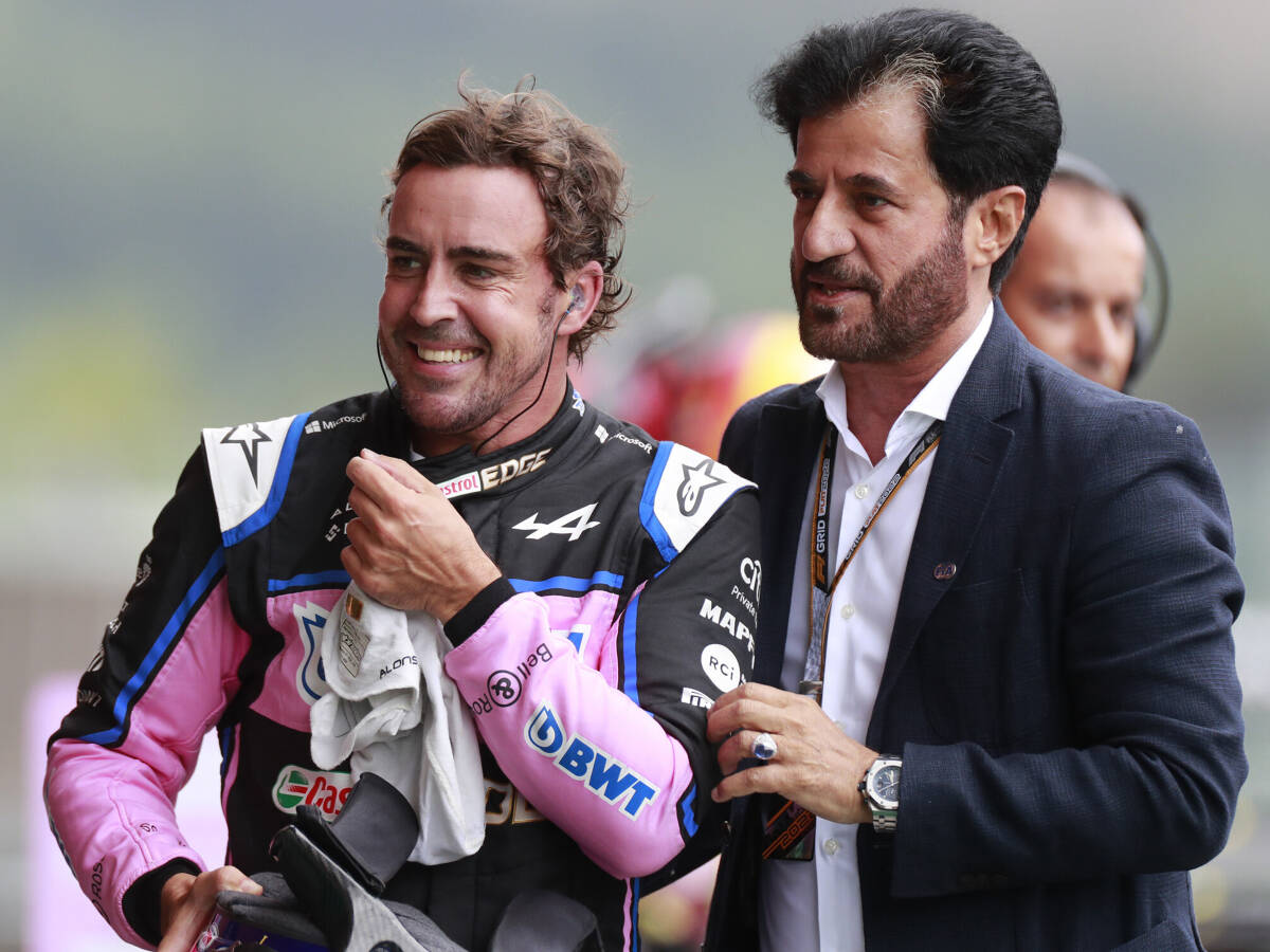 Foto zur News: Budgetstreit: Vettel und Alonso vertrauen der FIA