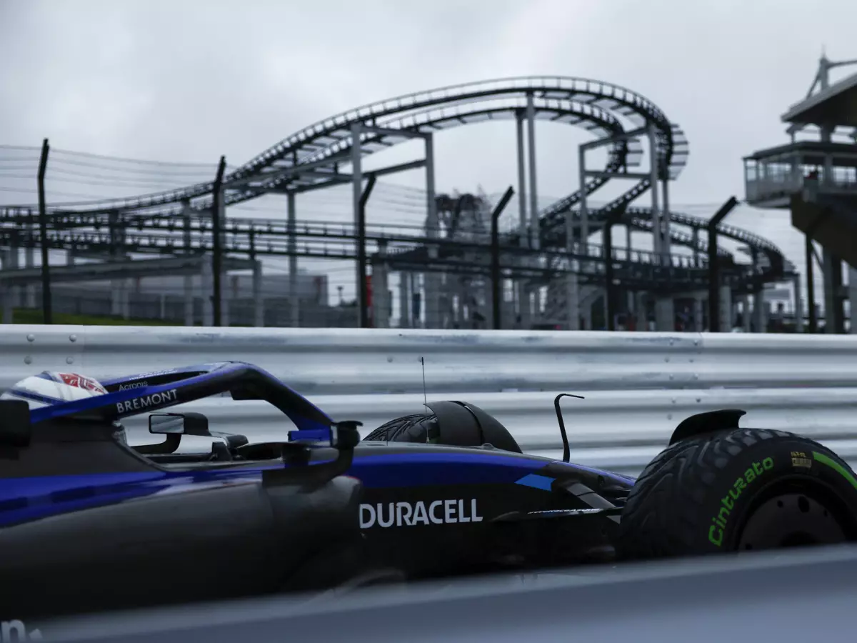 Nicholas Latifi Foto zur News: Nicholas Latifi biegt in Suzuka falsch ab: Was war da los?