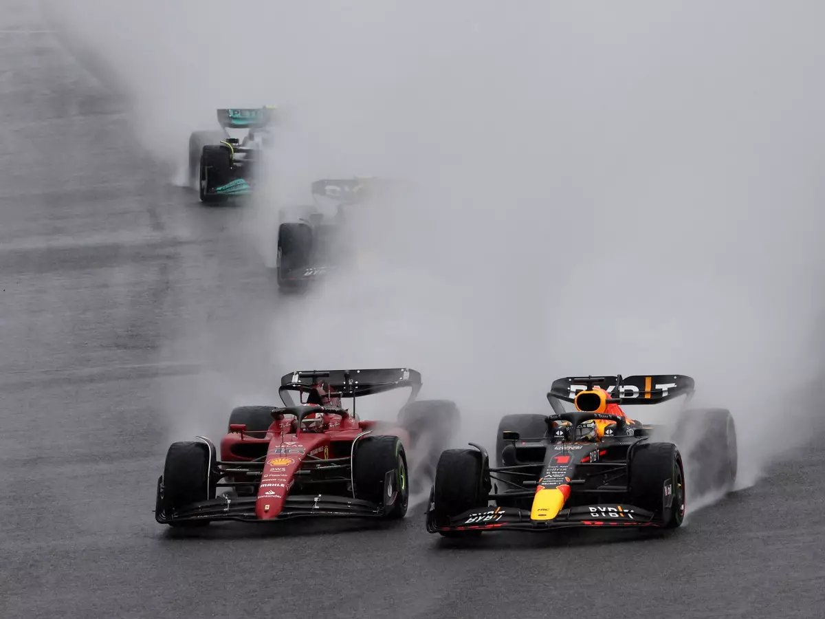 Max Verstappen, Charles Leclerc, Sergio Perez, Lewis Hamilton Foto zur News: TV-Quoten Suzuka 2022: Sky mit starkem Ergebnis, ServusTV solide