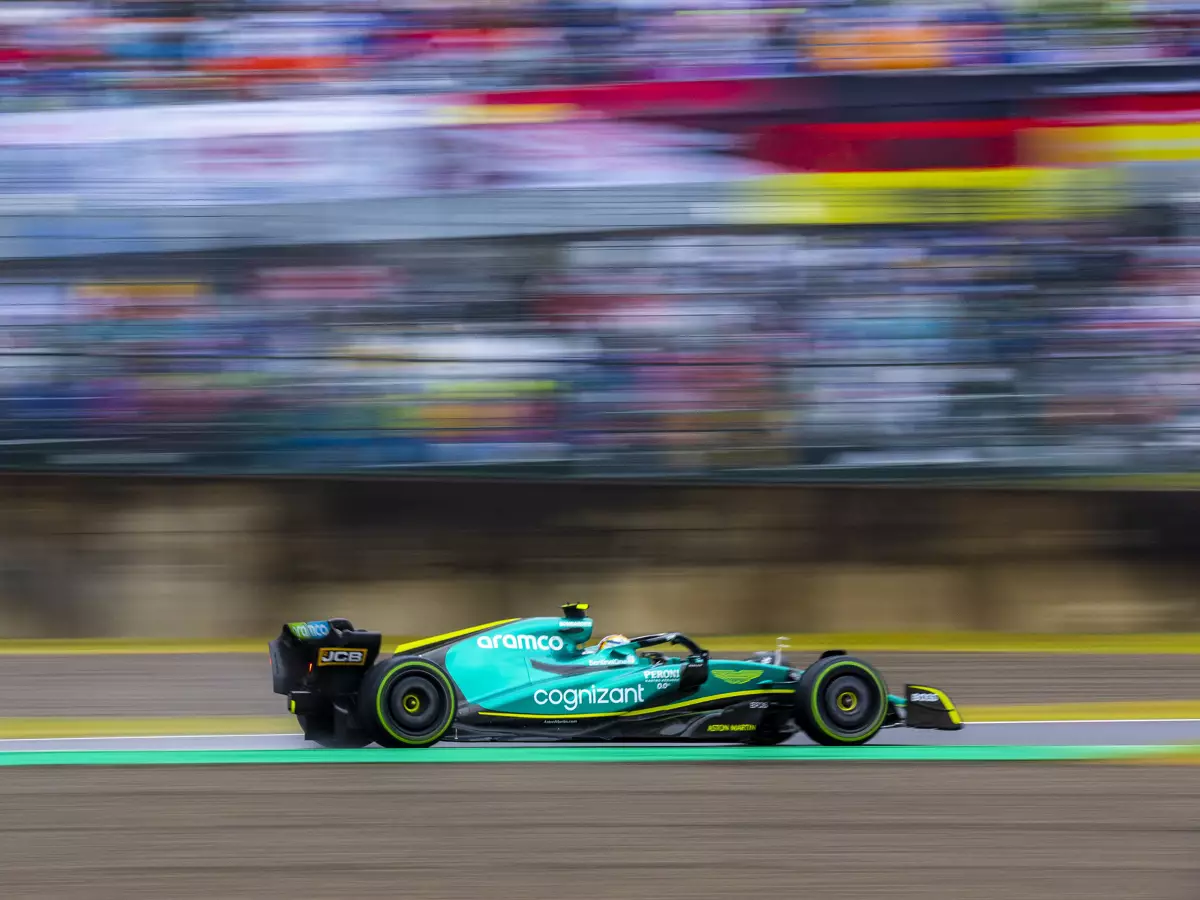 Sebastian Vettel Foto zur News: Aston Martin erklärt: Dan Fallows #AND# Co. haben 2022er-Auto besser gemacht