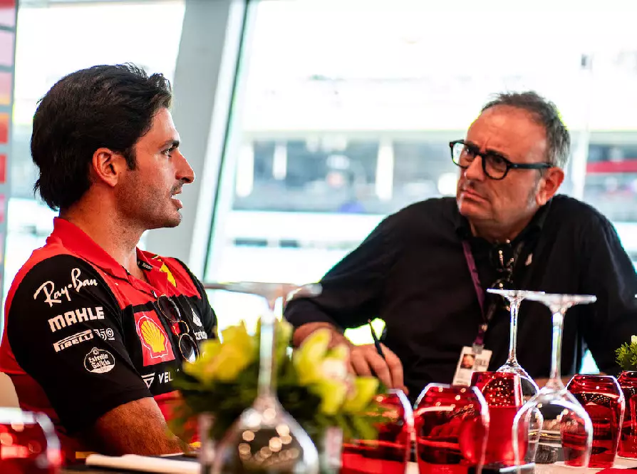 Foto zur News: Exklusives Interview mit Carlos Sainz: "Musste Fahrstil komplett ändern"