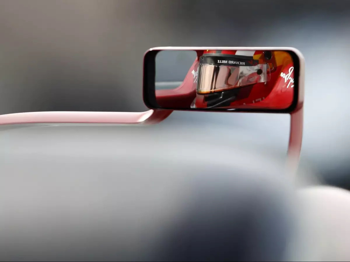 Rückspiegel von Carlos Sainz Foto zur News: Gridstrafen, Rückspiegel, Superlizenz: FIA-Weltrat beschließt neue Regeln