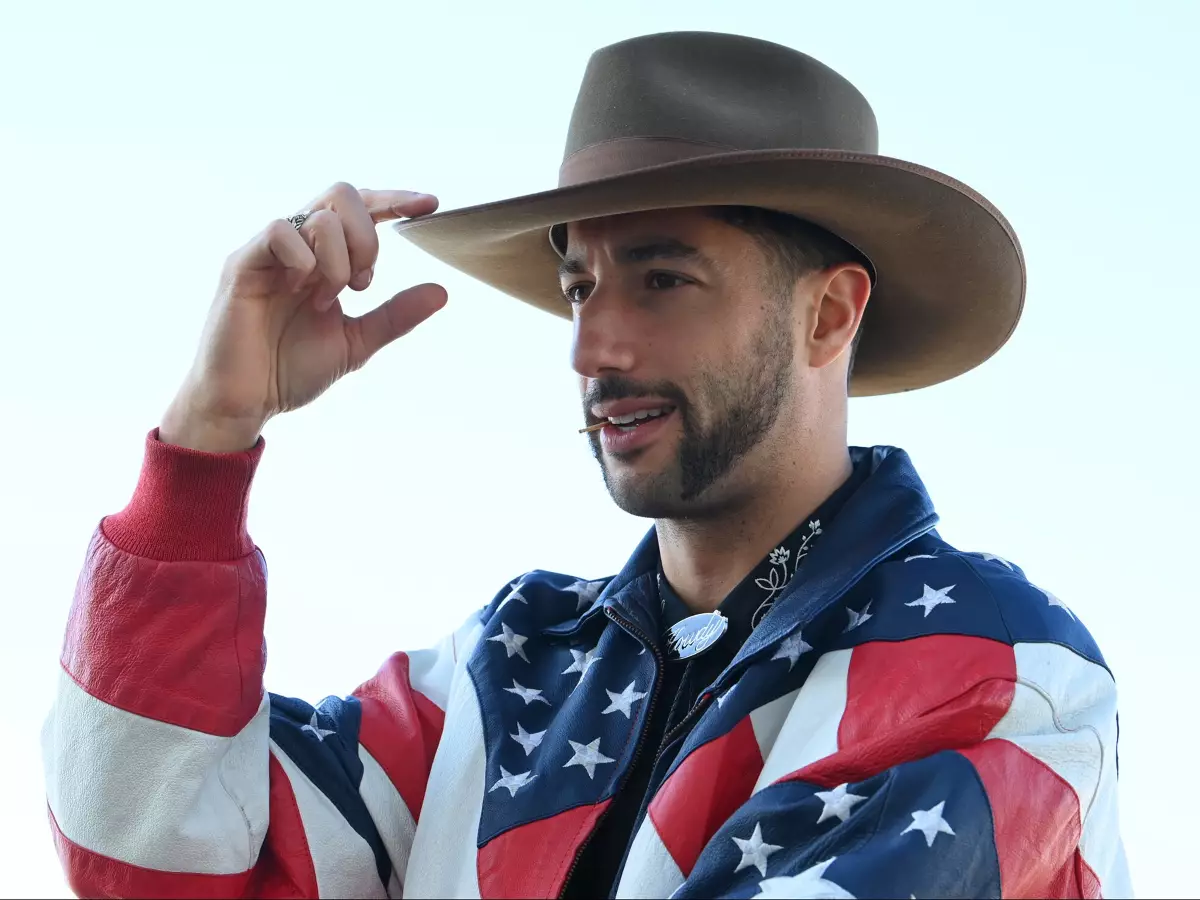 Daniel Ricciardo Foto zur News: Daniel Ricciardo: Wird er jetzt im Nebenjob Fotograf?