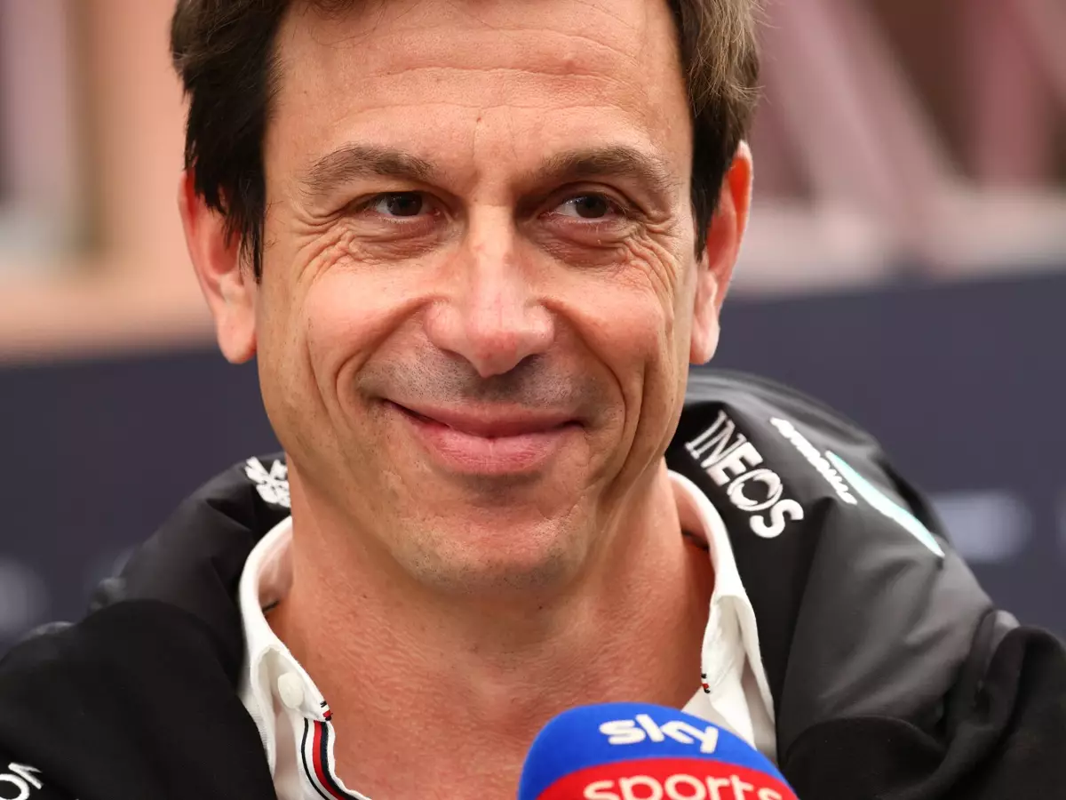 Toto Wolff Foto zur News: Toto Wolff über Horner-PK: Mir kommen gleich die Tränen!