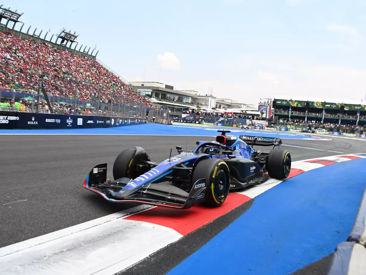 Foto zur News: Trotz Fehlzündungen am Start: P6 war für Alexander Albon in Sichtweite