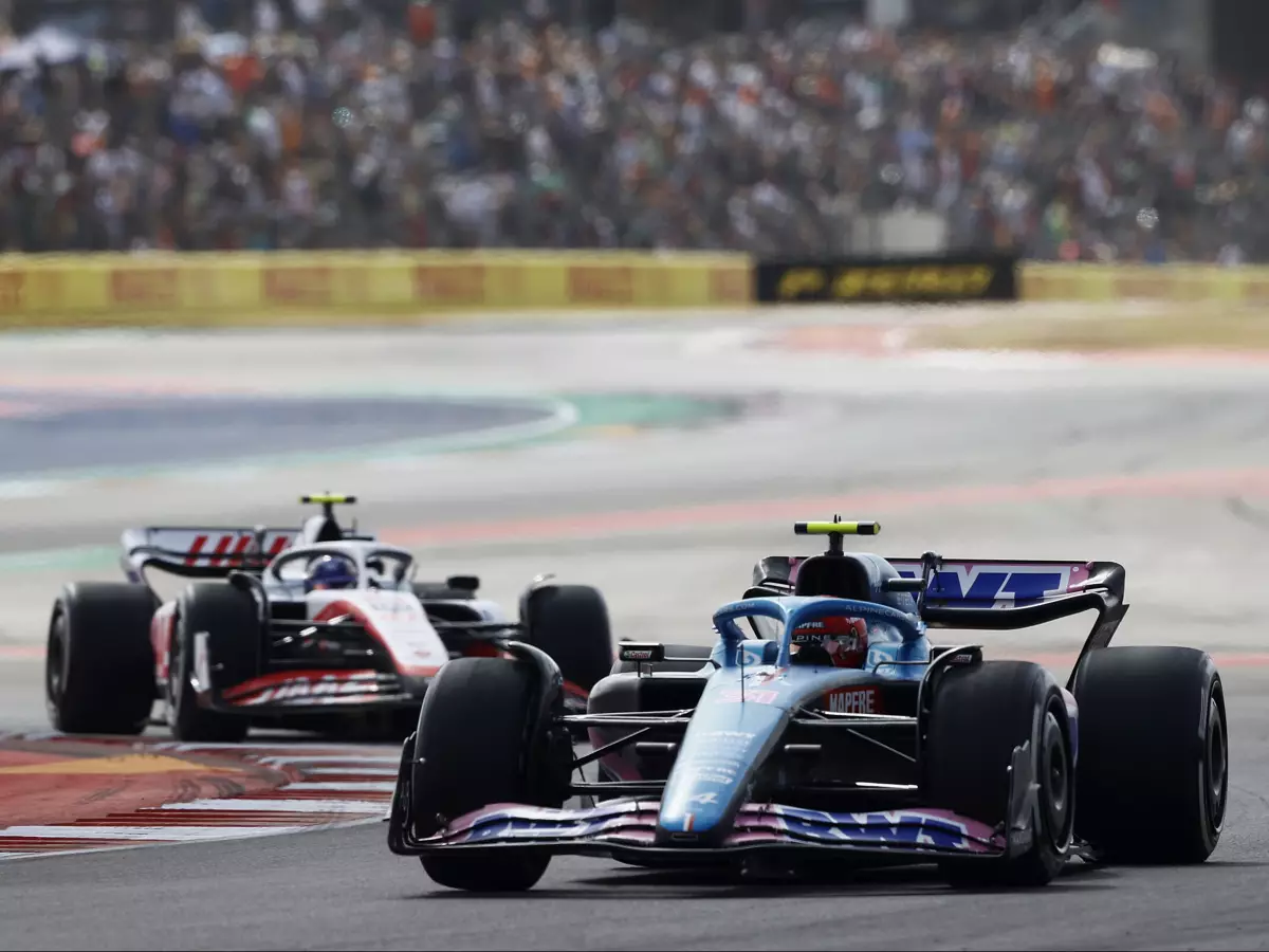 Esteban Ocon, Mick Schumacher Foto zur News: Alpine: Austin-Protest hat Zukunft der schwarz-orangenen Flagge besiegelt