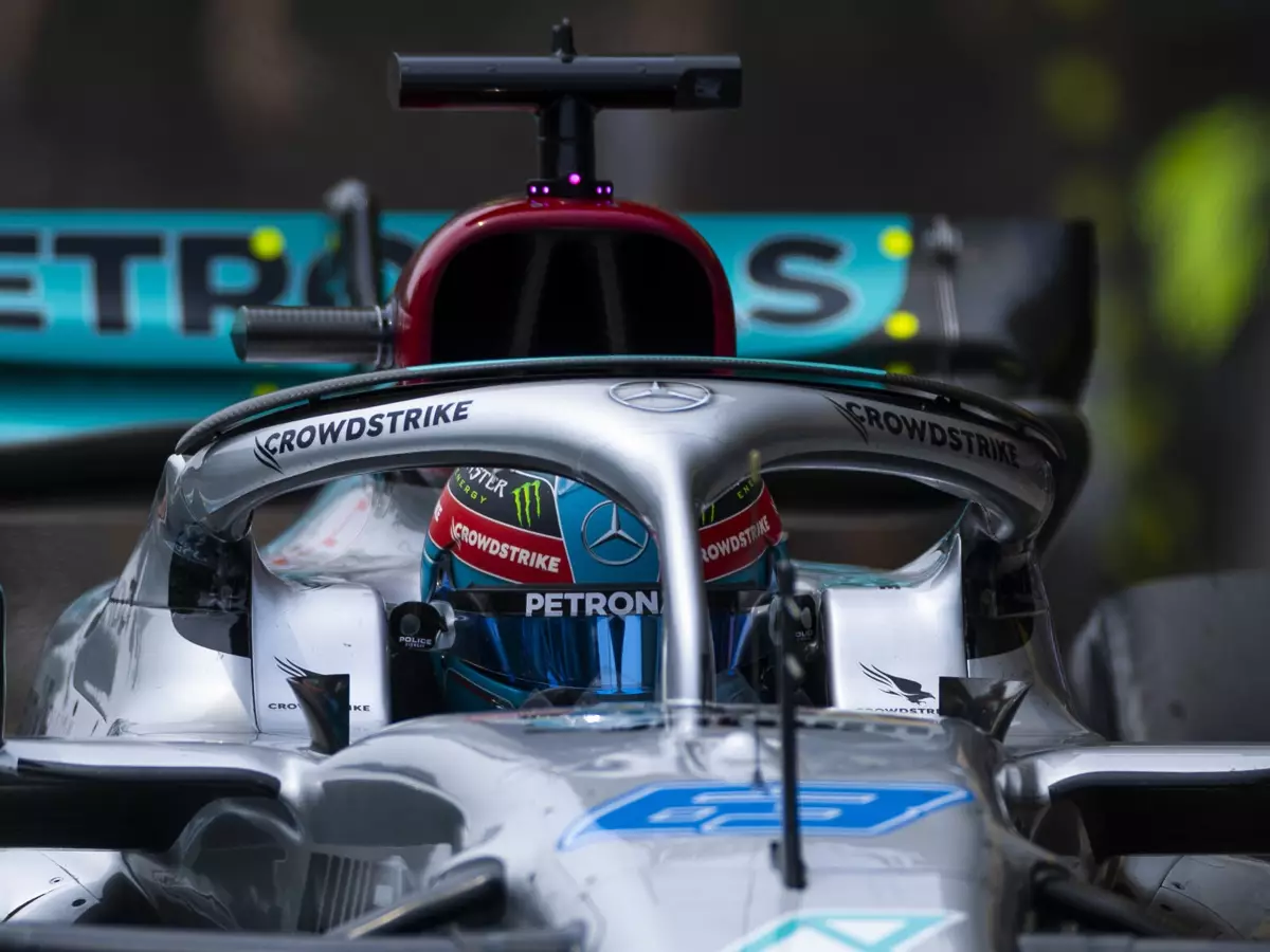George Russell im Cockpit im Mercedes W13 in der Formel-1-Saison 2022 Foto zur News: George Russell: Bin jetzt weniger aggressiv als bei Williams