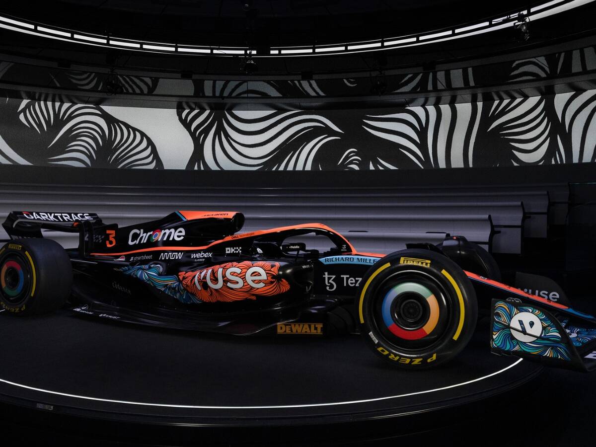 Foto zur News: McLaren mit Speziallackierung beim Formel-1-Saisonfinale