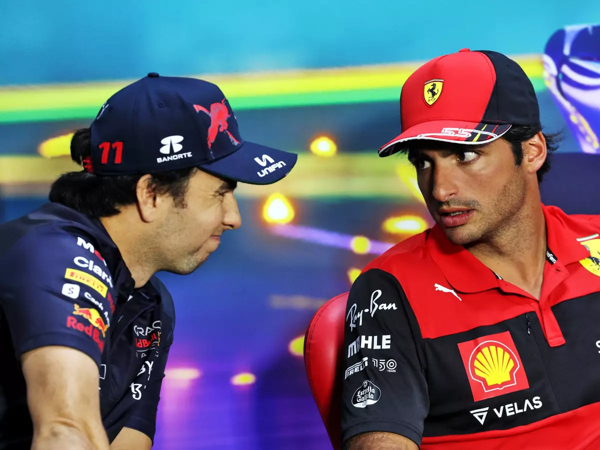 Sergio Perez, Carlos Sainz Foto zur News: Sainz fordert Strafen für Fahrer, die im Qualifying rote Flaggen auslösen