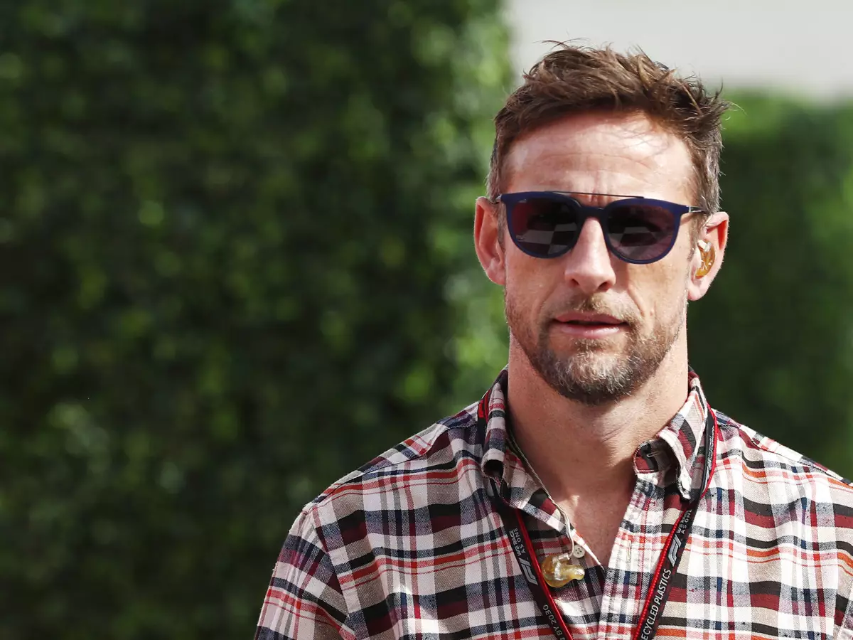 Jenson Button Foto zur News: Jenson Button empört: Wie können die Fahrer um Teamorder bitten?