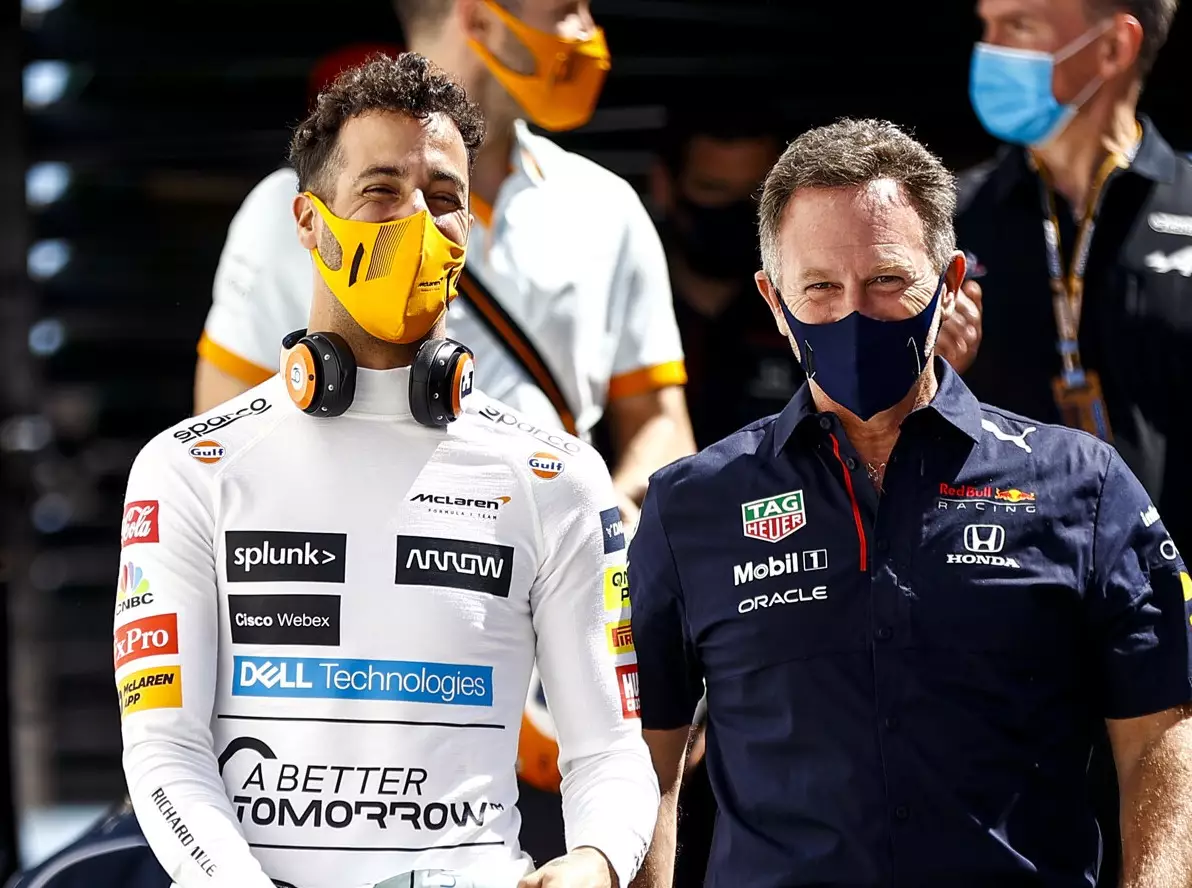Daniel Ricciardo, Christian Horner Foto zur News: Horner: Daniel Ricciardo ist "ideale Option für dritte Fahrerrolle"
