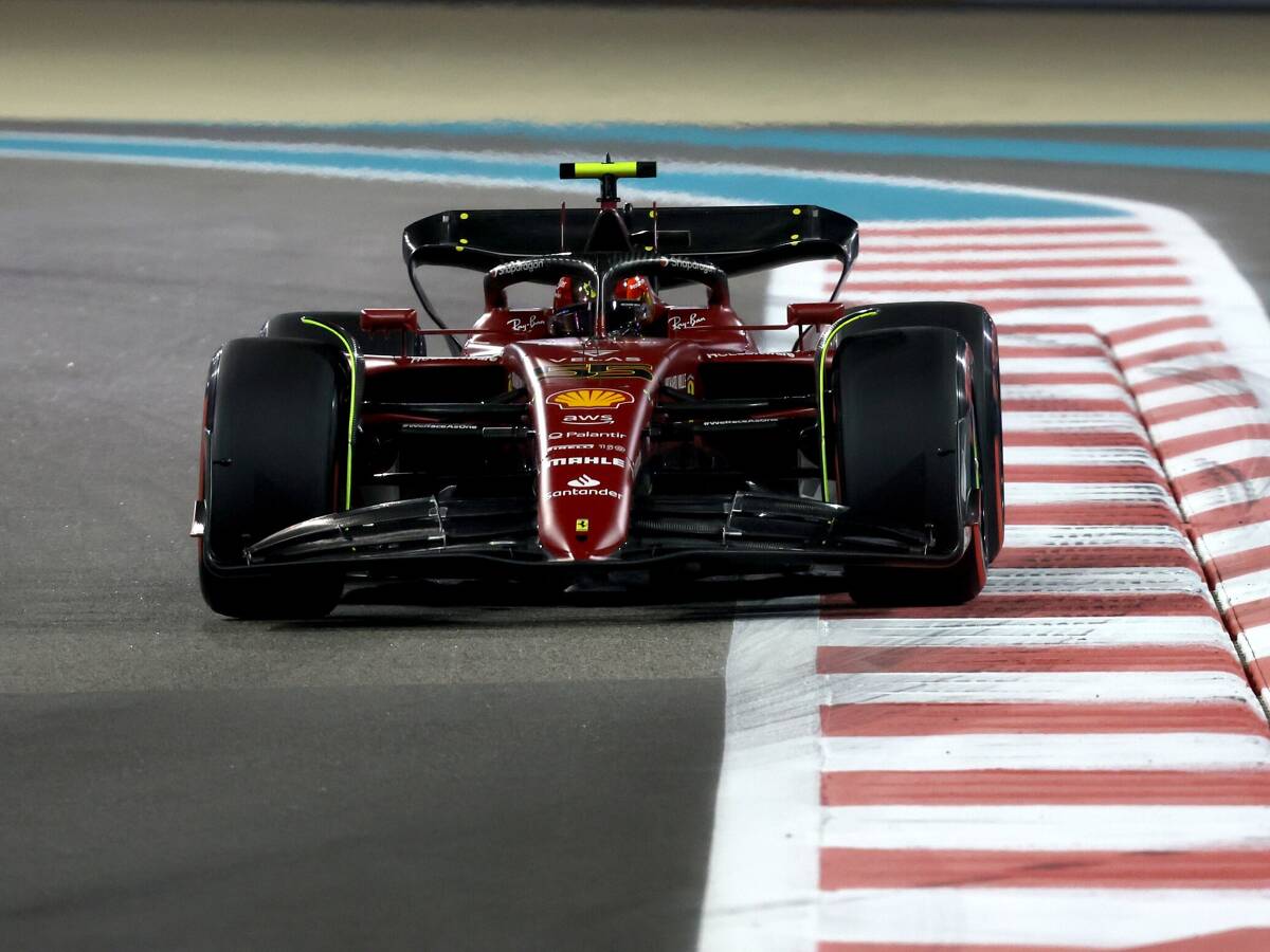Foto zur News: Sainz: Ferrari in guter Position, P2 vor Mercedes zu halten
