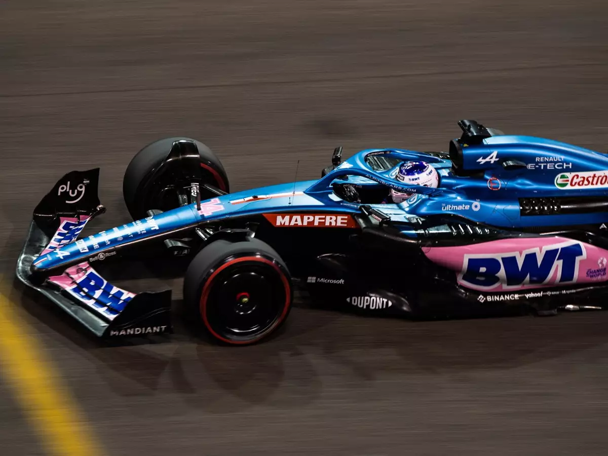 Fernando Alonso im Alpine A522 beim Formel-1-Qualifying in Abu Dhabi 2022 Foto zur News: Fernando Alonso: "Ich war heute nicht schnell genug"