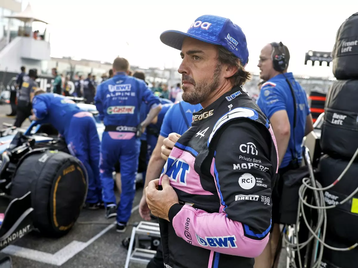 Fernando Alonso Foto zur News: Fernando Alonso versöhnlich: "Werde dem Team für immer dankbar sein"