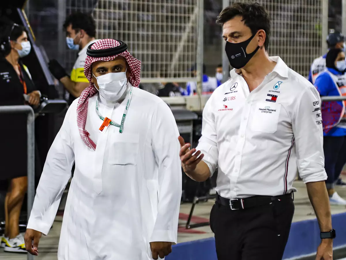 Khalid Bin Sultan Al Faisal und Mercedes-Motorsportchef Toto Wolff Foto zur News: Wolff: Formel 1 kann sich vor Problemen im Nahen Osten nicht verstecken