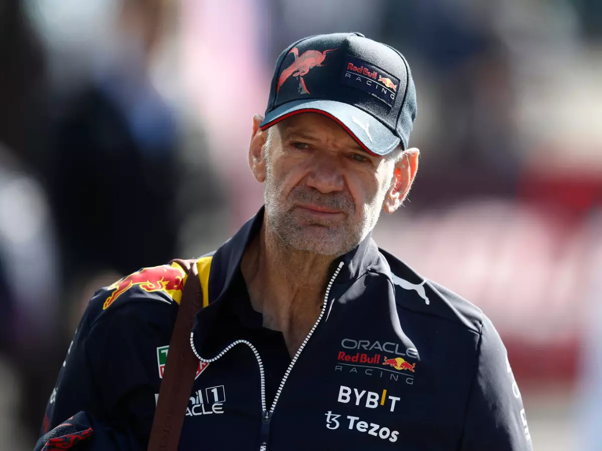 Adrian Newey Foto zur News: Newey räumt ein: 2021er-Auto "wohl länger als notwendig" weiterentwickelt