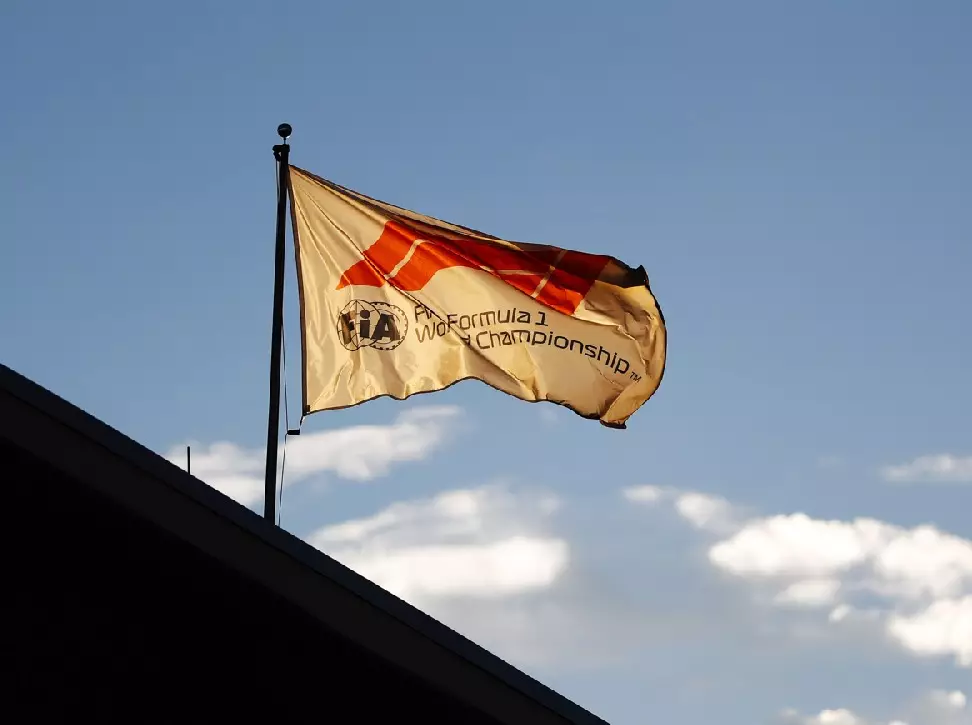 Formel-1-Flagge Foto zur News: Diese Teams steigen in die neue F1-Academy-Rennserie für Frauen ein