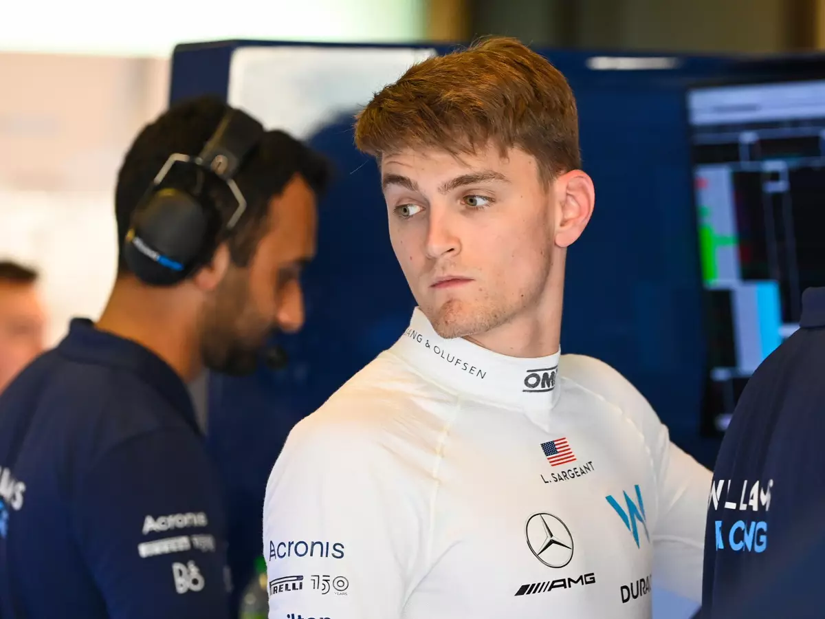 Logan Sargeant Foto zur News: Williams: Wäre "unfair" gewesen, andere Fahrer lange hinzuhalten