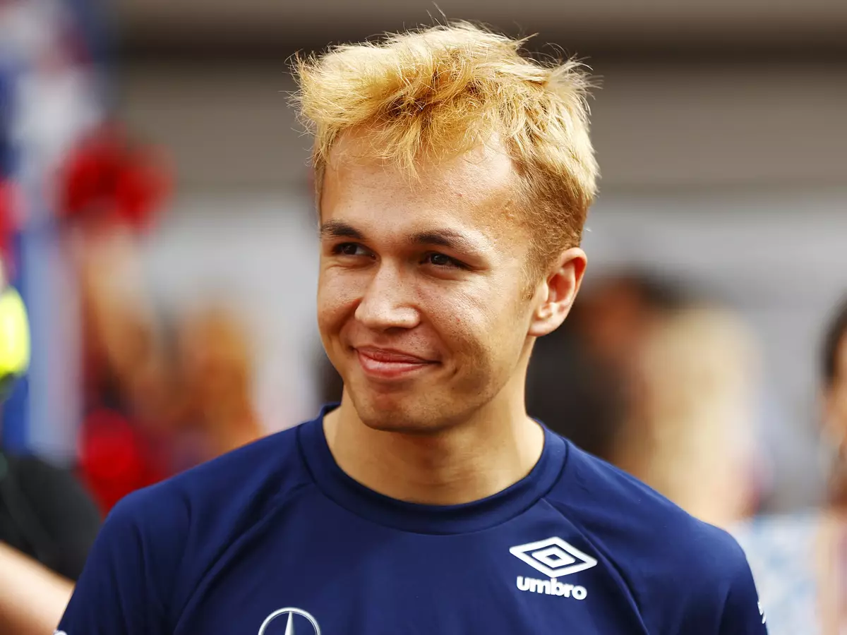 Alexander Albon Foto zur News: In Albons Fußstapfen: Wird dieser Thailänder der neue Star bei Red Bull?