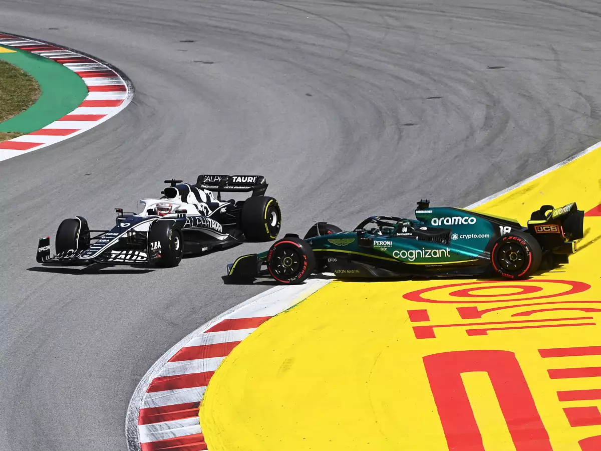 Pierre Gasly (AlphaTauri) kollidiert mit Lance Stroll (Aston Martin) beim Formel-1-Rennen in Spanien 2022 Foto zur News: F1-Strafpunkte-Bilanz 2022: Pierre Gasly am Rande des Abgrunds