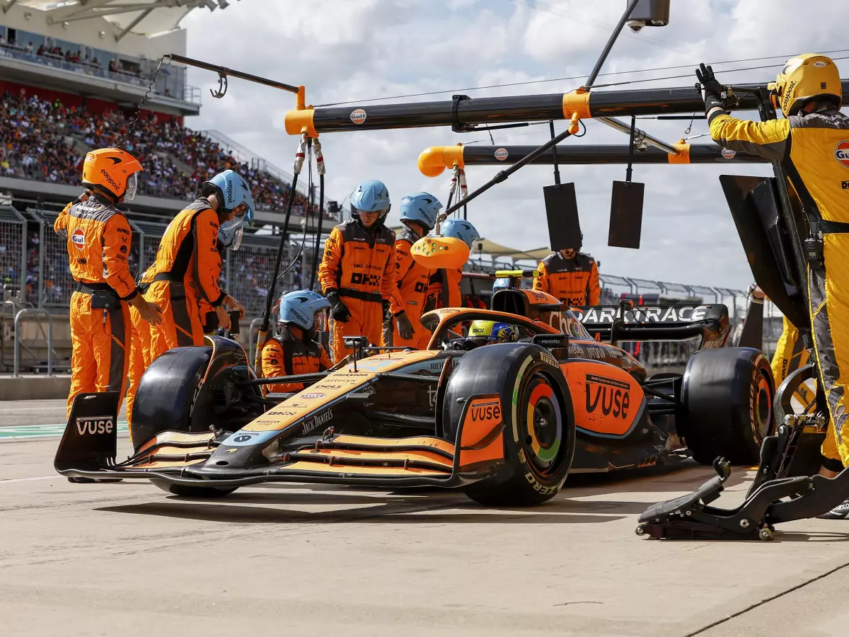 Lando Norris Foto zur News: Stella: McLaren jetzt unter den besten Teams bei Boxenstopps