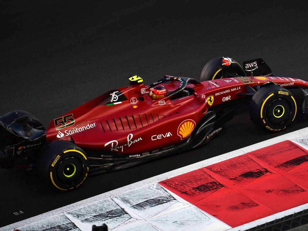 Foto zur News: 30 PS mehr? Ferrari-Teamchef Vasseur bezeichnet Gerüchte als "Witz"