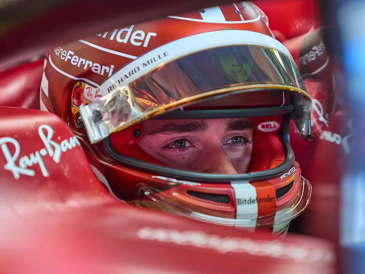 Charles Leclerc mit Helmkamera Foto zur News: Wie die Helmkamera das Formel-1-Erlebnis im TV verändert