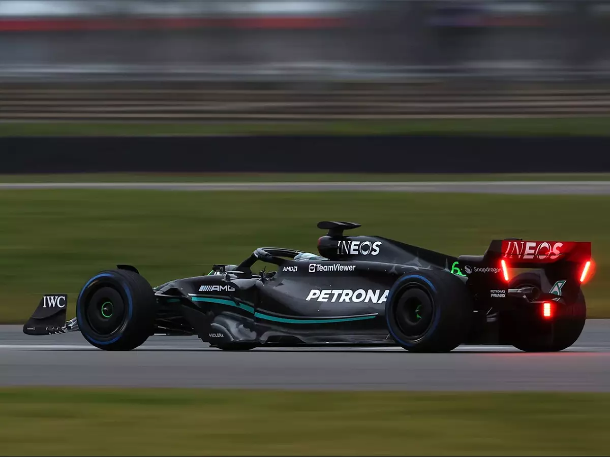 Foto zur News: Mercedes spielt Shakedown runter: Ist der W14 ein Flop?