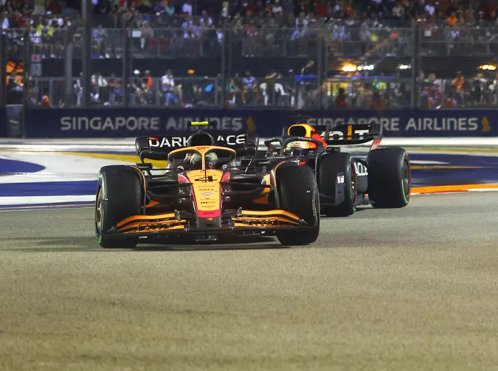 Lando Norris, Max Verstappen Foto zur News: Zak Brown bei Red-Bull-Powertrains: Bahnt sich Kooperation mit McLaren an?