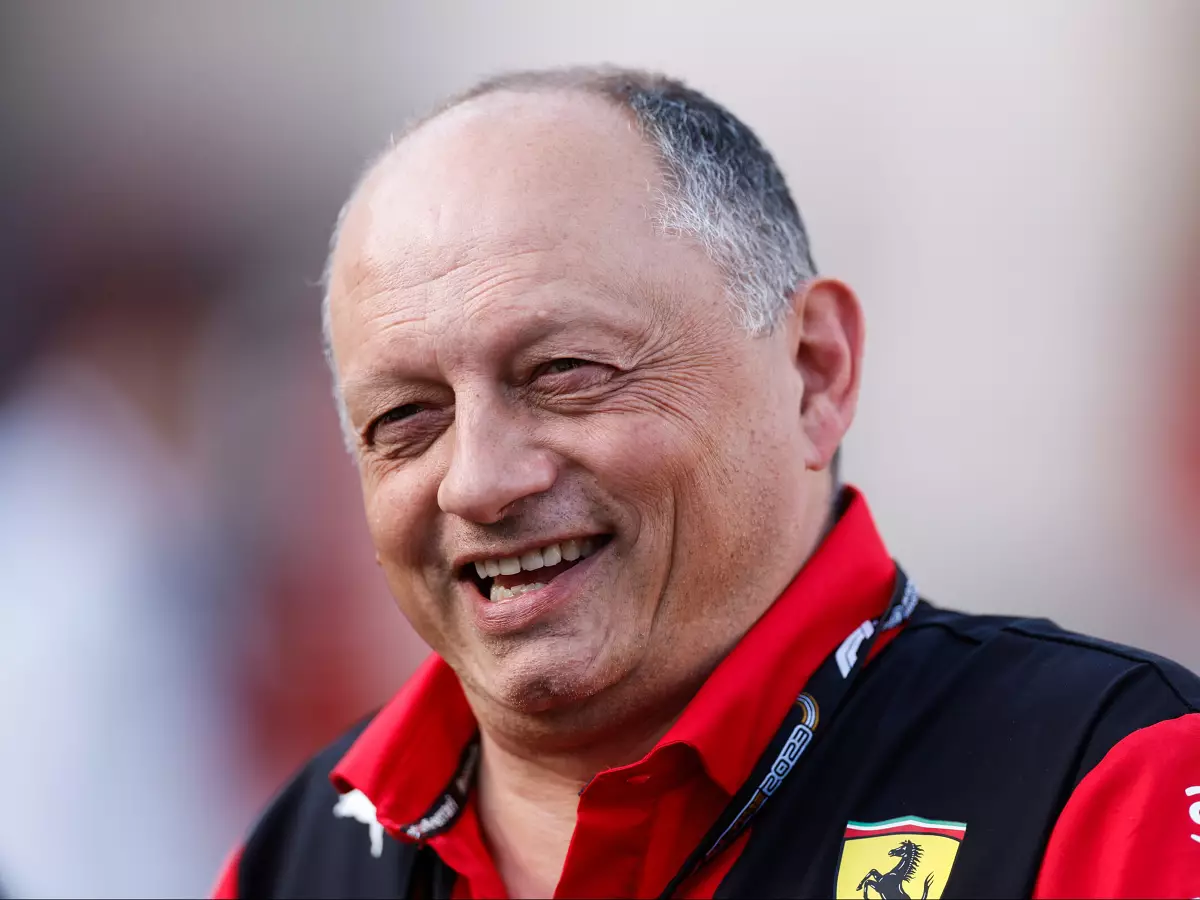 Frederic Vasseur bei den Testfahrten in Bahrain mit gewohnt guter Launer Foto zur News: Frederic Vasseur: Erwartungen der Ferrari-Tifosi sind ein positiver Druck