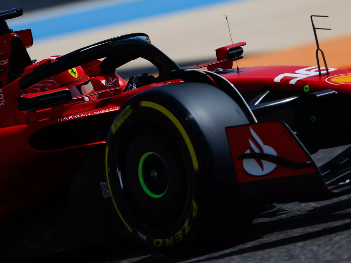 Charles Leclerc im Ferrari SF-23 beim Formel-1-Test 2023 in Bahrain Foto zur News: Charles Leclerc: Ferraris neues Design ist "ein Kompromiss"
