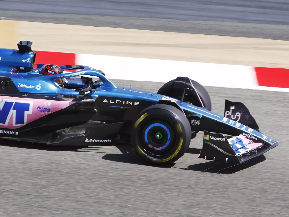 Esteban Ocon im Alpine A523 bei den Formel-1-Tests 2023 in Bahrain Foto zur News: Pierre Gasly: Alpine wird schneller sein als bei den Wintertests