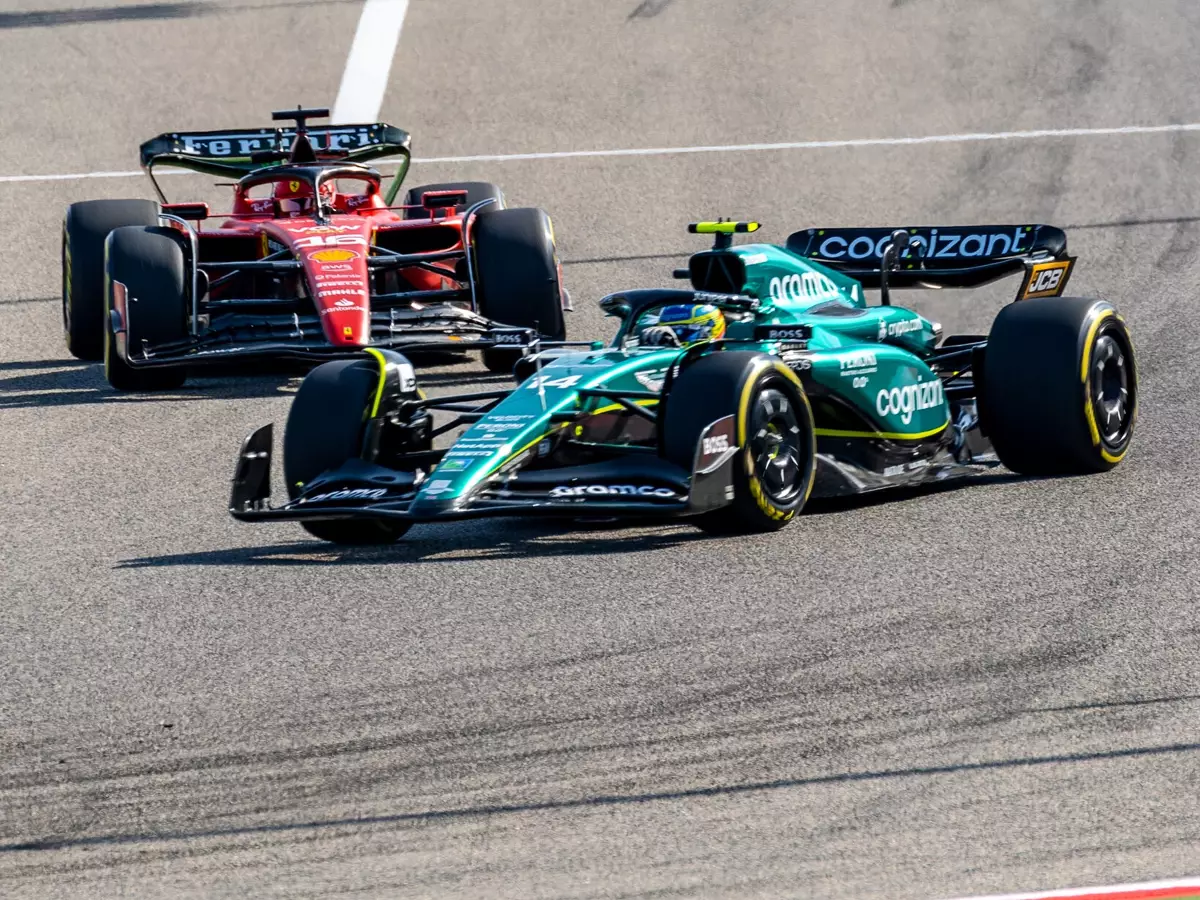 Fernando Alonso Foto zur News: F1-Training Bahrain: Alonso wieder vor Verstappen auf Platz 1!