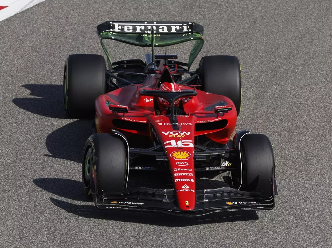 Charles Leclerc Foto zur News: Ferrari: Neuer Heckflügel wird nach Problemen in Bahrain weiter evaluiert