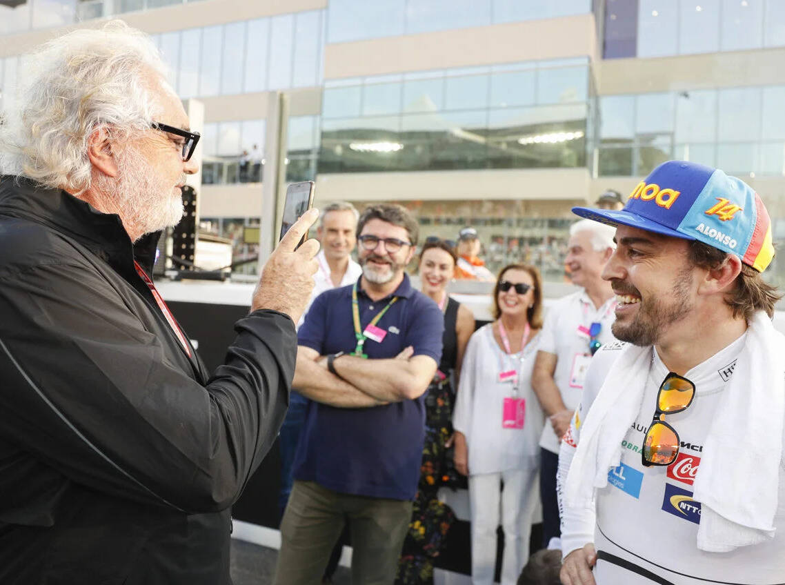 Foto zur News: Fernando Alonso: Lawrence Stroll "echter Anführer" wie Flavio Briatore