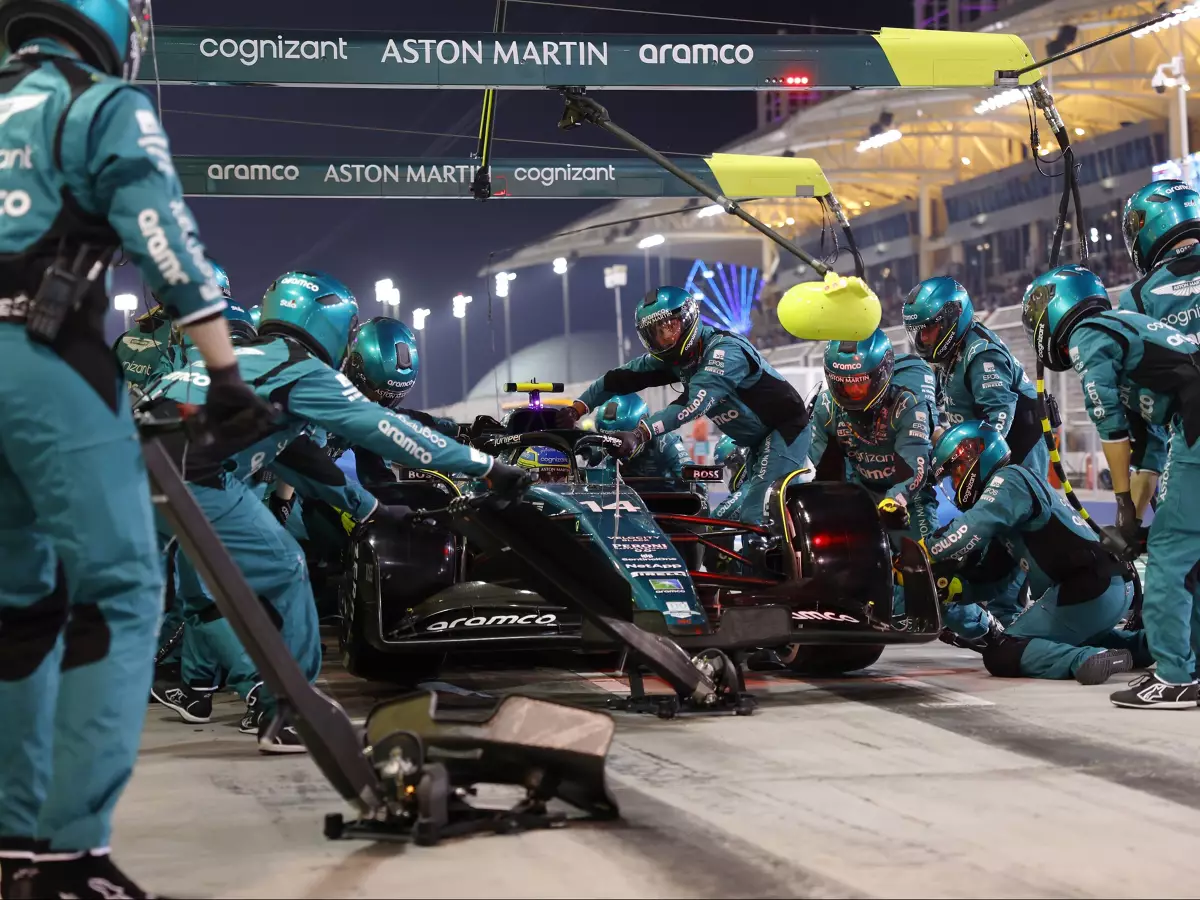 Fernando Alonso Foto zur News: Neue FIA-Richtlinie: Jetzt würde Alonso P3 nicht mehr zurückbekommen!