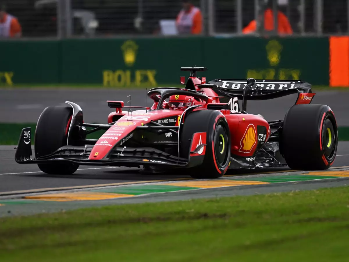 Charles Leclerc im Ferrari SF-23 beim Formel-1-Training 2023 in Australien Foto zur News: Ferrari "ein bisschen besser" aufgestellt als in Saudi-Arabien