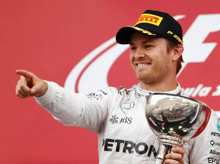 Formel-1-Weltmeister Nico Rosberg auf dem Podium in Suzuka Foto zur News: Nico Rosberg: Habe "meine Identität aufgegeben" bei Formel-1-Rücktritt