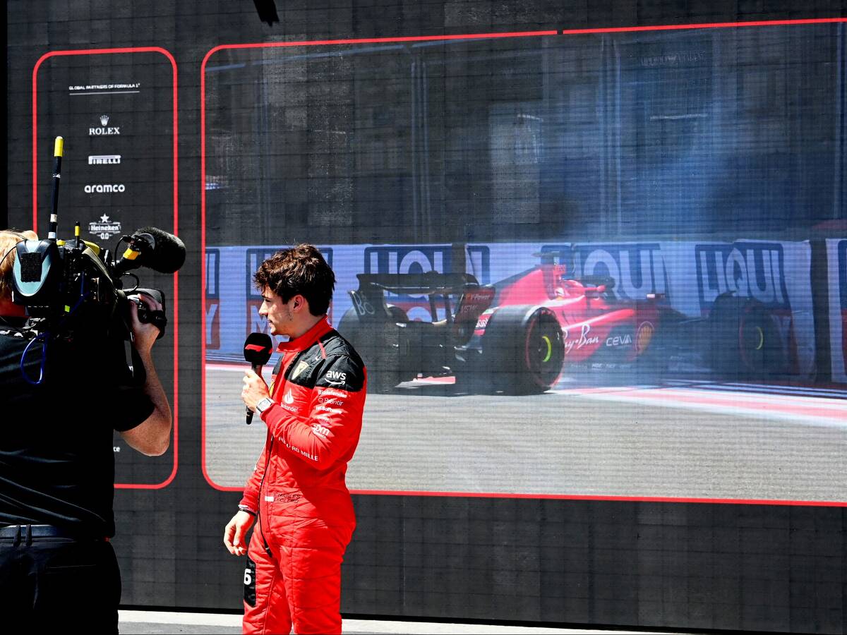 Foto zur News: Formel-1-Premiere: "Crashgate"-Finish beim Sprint-Shootout in Baku!
